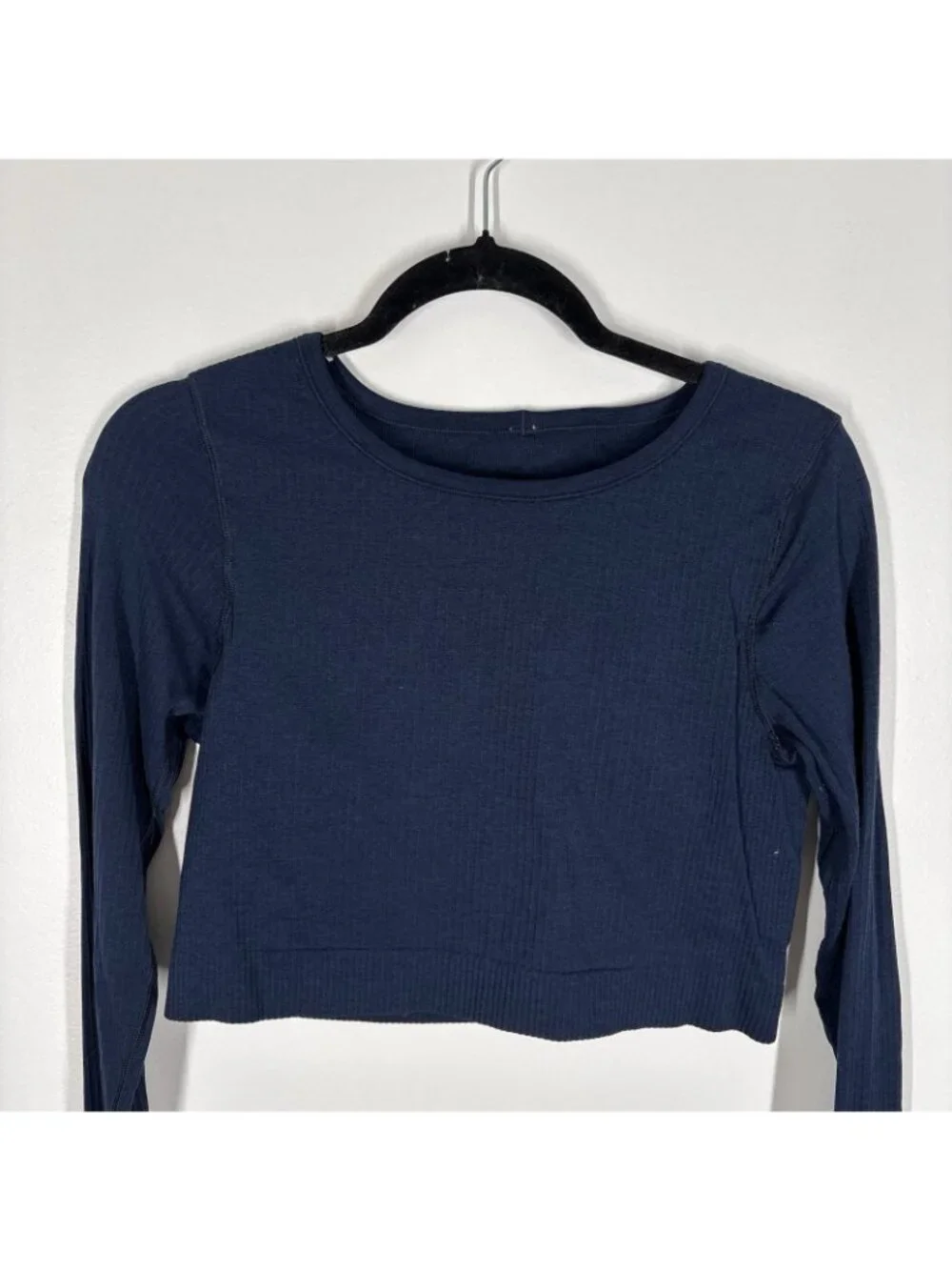 Lululemon Women 10 True Navy Ribbed Ebb To Street Long Sleeve Cropped Top